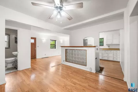 Living - 603 18th St, Sioux Falls, SD 57105 photo 8 of 8