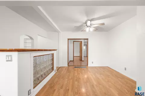 Living - 603 18th St, Sioux Falls, SD 57105 photo 6 of 8