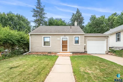 Exterior - 603 18th St, Sioux Falls, SD 57105 photo 2 of 7