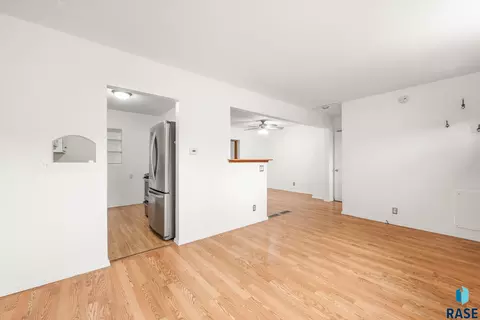 Living - 603 18th St, Sioux Falls, SD 57105 photo 3 of 8