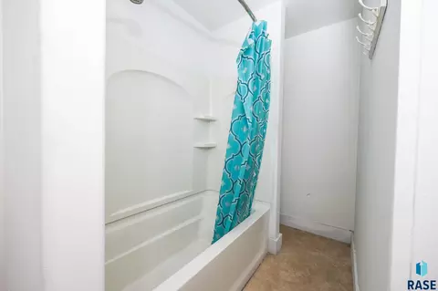 Bath - 2700 E 12th St, Sioux Falls, SD 57103 photo 1 of 3