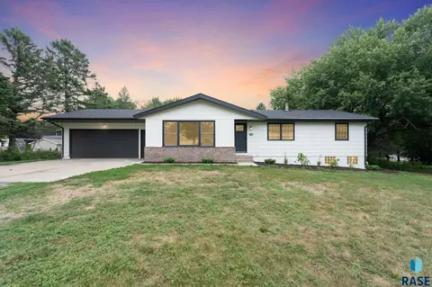 2801 W Delrich Dr, Sioux Falls, SD 57107