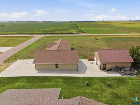 Other - 713 S King Street St, Dimock, SD 57331 photo 14 of 15