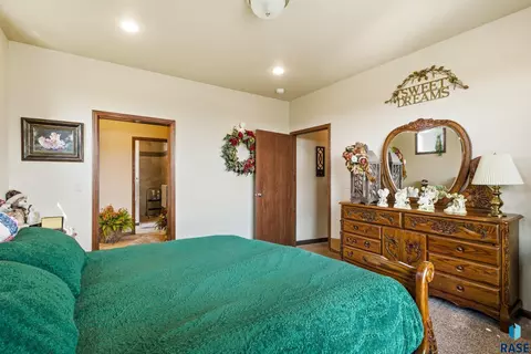 Bedroom - 713 S King Street St, Dimock, SD 57331 photo 3 of 7