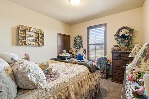 Bedroom - 713 S King Street St, Dimock, SD 57331 photo 7 of 7
