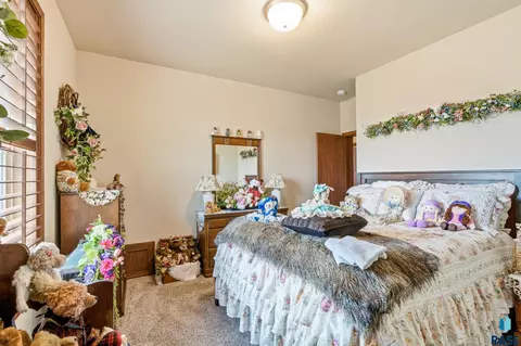 Bedroom - 713 S King Street St, Dimock, SD 57331 photo 6 of 7