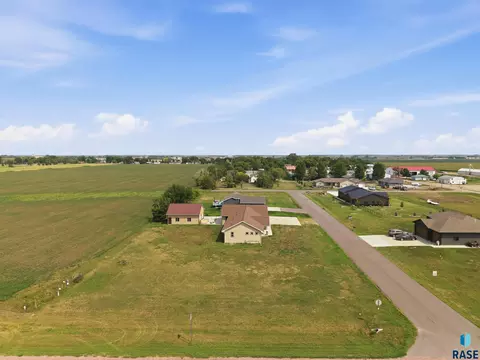 View/Area - 713 S King Street St, Dimock, SD 57331 photo 5 of 6