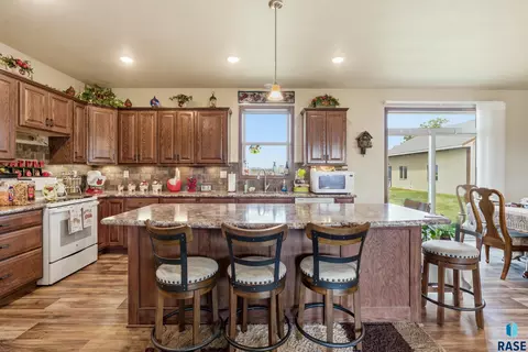 Kitchen - 713 S King Street St, Dimock, SD 57331 photo 3 of 3