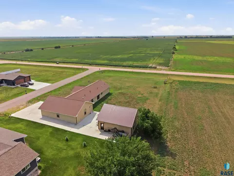 View/Area - 713 S King Street St, Dimock, SD 57331 photo 2 of 6