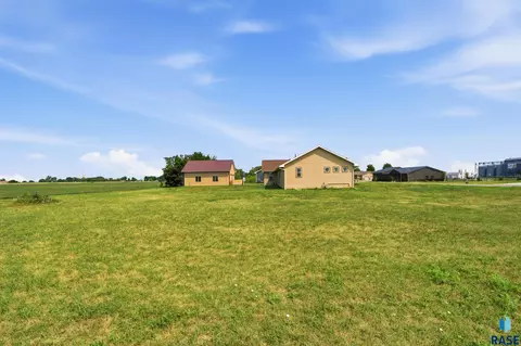Other - 713 S King Street St, Dimock, SD 57331 photo 15 of 15