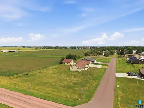 View/Area - 713 S King Street St, Dimock, SD 57331 photo 4 of 6