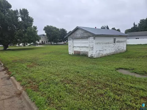 300 Hardy St, Akron, IA 51001