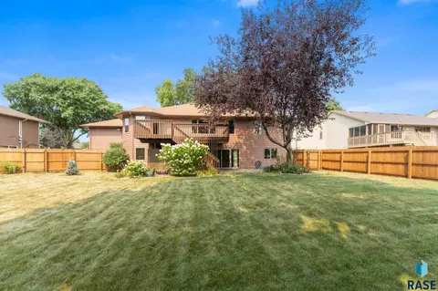 Exterior - 3828 E Dawley Ct, Sioux Falls, SD 57103 photo 14 of 21