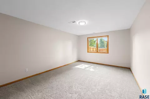 Bedroom - 3828 E Dawley Ct, Sioux Falls, SD 57103 photo 5 of 6