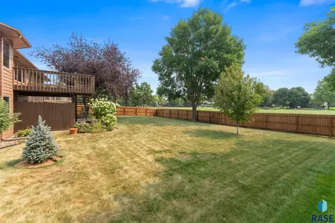 Exterior - 3828 E Dawley Ct, Sioux Falls, SD 57103 photo 13 of 21