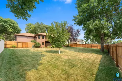 Exterior - 3828 E Dawley Ct, Sioux Falls, SD 57103 photo 12 of 21