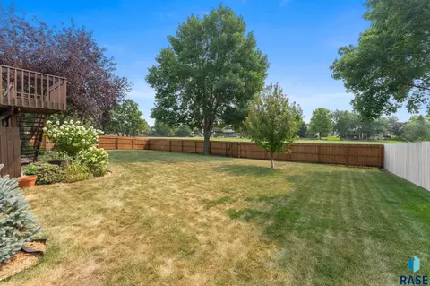 Exterior - 3828 E Dawley Ct, Sioux Falls, SD 57103 photo 8 of 21