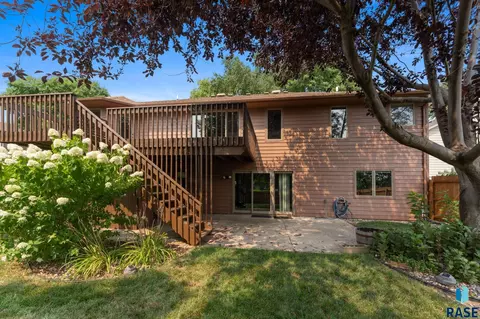Exterior - 3828 E Dawley Ct, Sioux Falls, SD 57103 photo 16 of 21
