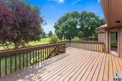 Exterior - 3828 E Dawley Ct, Sioux Falls, SD 57103 photo 5 of 21