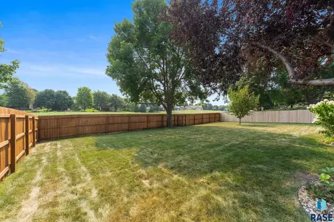 Exterior - 3828 E Dawley Ct, Sioux Falls, SD 57103 photo 9 of 21