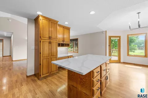 Kitchen - 3828 E Dawley Ct, Sioux Falls, SD 57103 photo 7 of 8