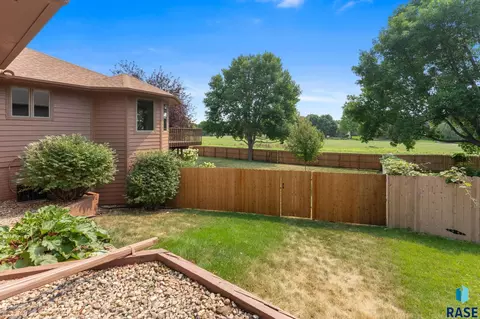 Exterior - 3828 E Dawley Ct, Sioux Falls, SD 57103 photo 7 of 21
