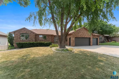 Exterior - 3828 E Dawley Ct, Sioux Falls, SD 57103 photo 19 of 21