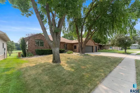 Exterior - 3828 E Dawley Ct, Sioux Falls, SD 57103 photo 18 of 21