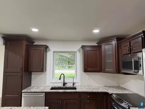 Kitchen - 708 S Relanto St, Freeman, SD 57029 photo 3 of 5