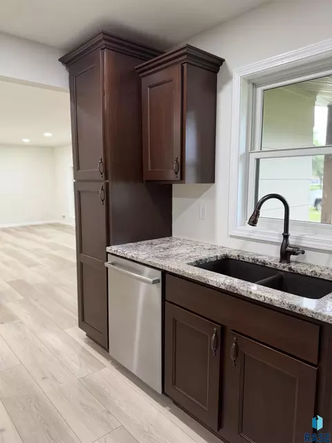 Kitchen - 708 S Relanto St, Freeman, SD 57029 photo 4 of 5