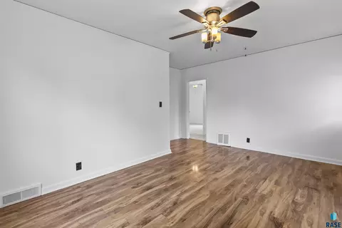 Living - 804 E Presentation St, Sioux Falls, SD 57104 photo 2 of 3
