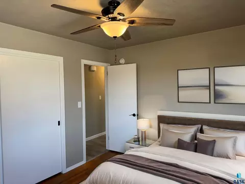 Bedroom - 1513 S Splitrock Blvd, Brandon, SD 57005 photo 3 of 3