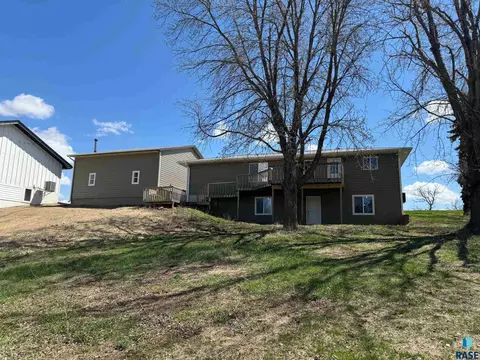 Exterior - 1513 S Splitrock Blvd, Brandon, SD 57005 photo 3 of 7