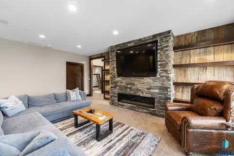 Living - 9004 E Torrey Pine Cir, Sioux Falls, SD 57110 photo 6 of 8