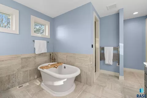 Bath - 9004 E Torrey Pine Cir, Sioux Falls, SD 57110 photo 3 of 13