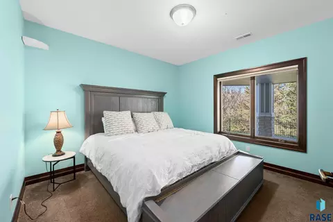Bedroom - 9004 E Torrey Pine Cir, Sioux Falls, SD 57110 photo 10 of 13