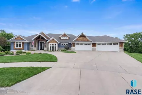 Exterior - 9004 E Torrey Pine Cir, Sioux Falls, SD 57110 photo 1 of 9