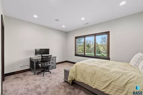 Bedroom - 9004 E Torrey Pine Cir, Sioux Falls, SD 57110 photo 7 of 13