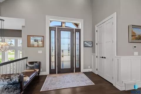 Entry Way - 9004 E Torrey Pine Cir, Sioux Falls, SD 57110 photo 1 of 7