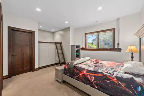 Bedroom - 9004 E Torrey Pine Cir, Sioux Falls, SD 57110 photo 3 of 13
