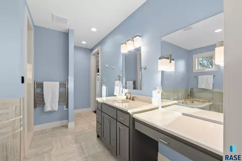 Bath - 9004 E Torrey Pine Cir, Sioux Falls, SD 57110 photo 1 of 13