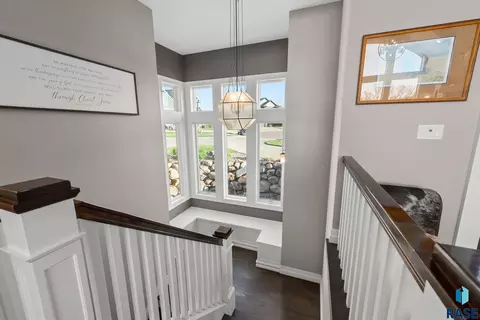 Entry Way - 9004 E Torrey Pine Cir, Sioux Falls, SD 57110 photo 5 of 7