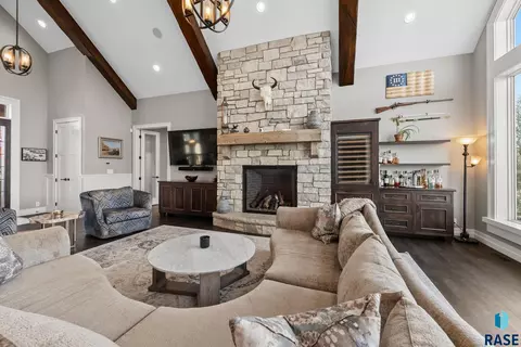 Living - 9004 E Torrey Pine Cir, Sioux Falls, SD 57110 photo 3 of 8