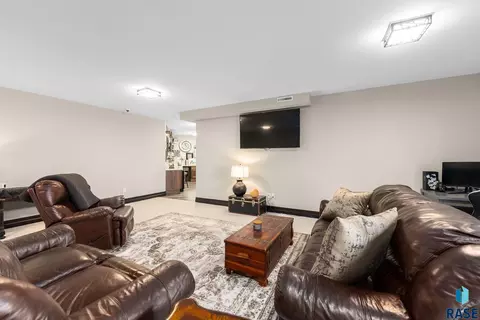Living - 9004 E Torrey Pine Cir, Sioux Falls, SD 57110 photo 8 of 8