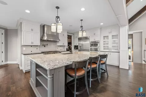 Kitchen - 9004 E Torrey Pine Cir, Sioux Falls, SD 57110 photo 3 of 4
