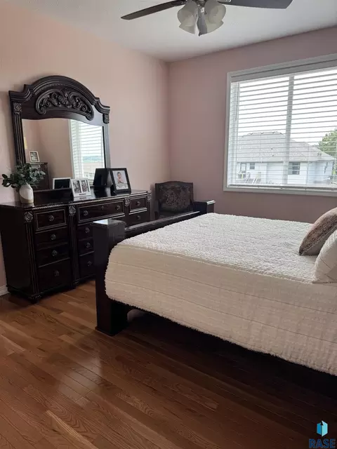Bedroom - 1013 N Danielle Dr, Sioux Falls, SD 57103 photo 5 of 11