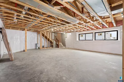 Other - 713 E 77th St, Sioux Falls, SD 57108 photo 7 of 9