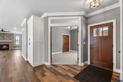 Entry Way - 713 E 77th St, Sioux Falls, SD 57108 photo 1 of 1