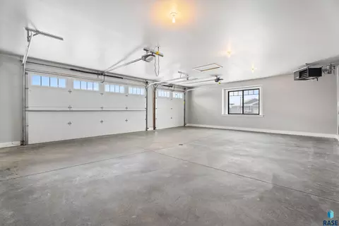 Other - 713 E 77th St, Sioux Falls, SD 57108 photo 8 of 9