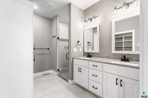 Bath - 713 E 77th St, Sioux Falls, SD 57108 photo 1 of 3